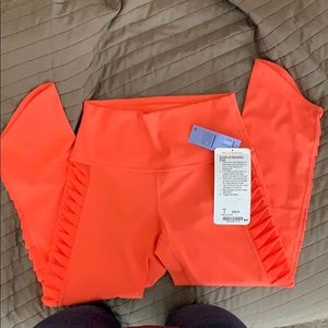 Lululemon sunshine salutation crop size 4